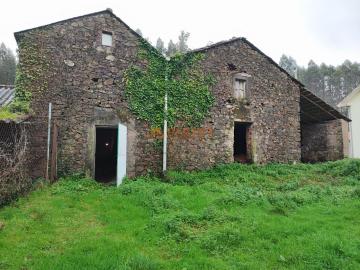 Casa de piedra para restaurar en San Sadurniño